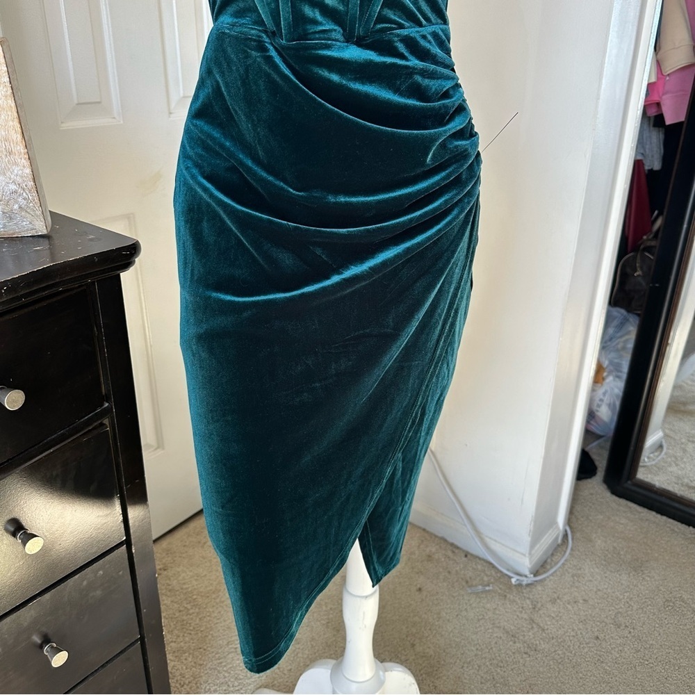 LULU’S GLAMOROUS CELEBRATIONS VELVET STRAPLESS TULIP DRESS - Picture 11 of 14